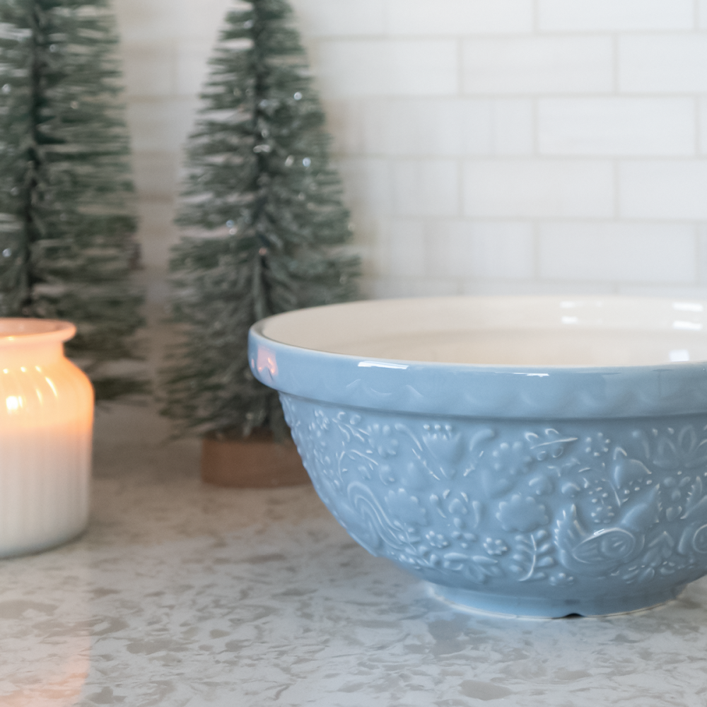 Mason Cash Home to Roost S18 (2.85 Qt) Mixing Bowl | Cornflower Blue - Additional view
